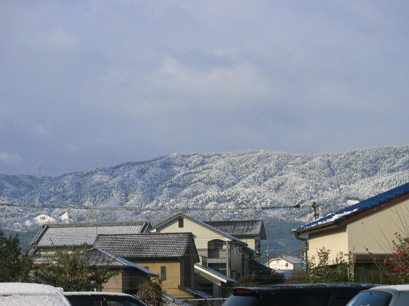 雪化粧の山