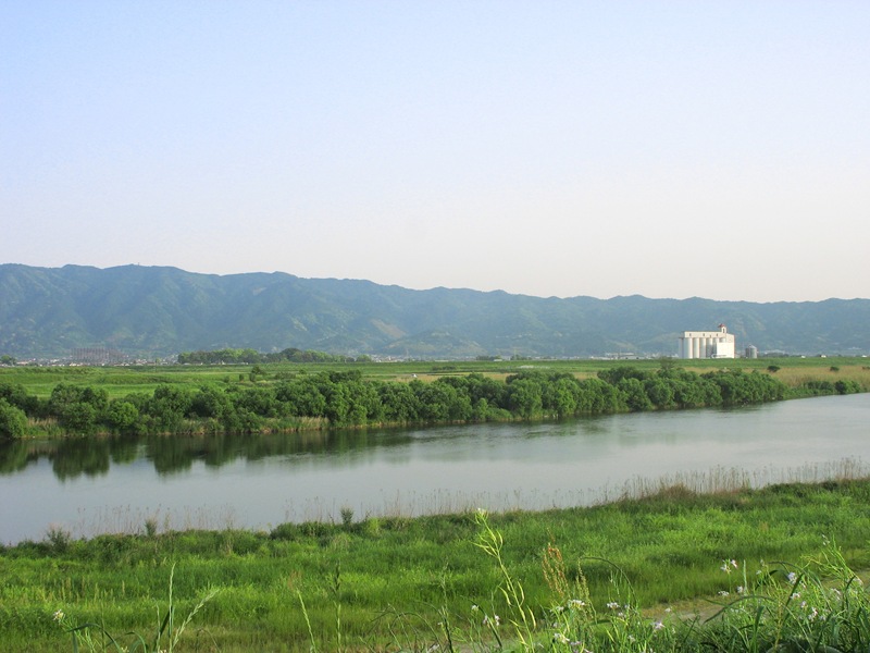 筑後川と耳納連山