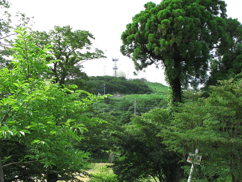 山頂のレーダー