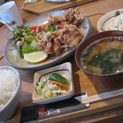 鶏の唐揚げ定食