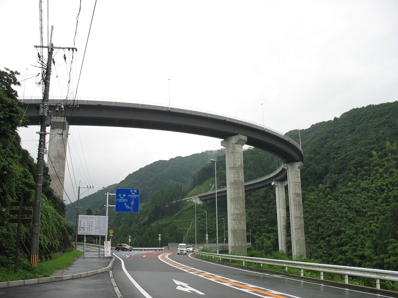 野河内なのに“三瀬ループ橋”