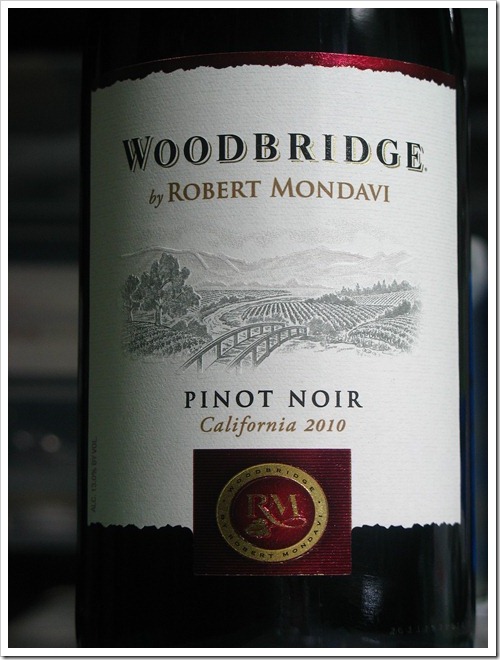 WOODBRIDGE by ROBERT MONDAVI PINOT NOIR California 2010